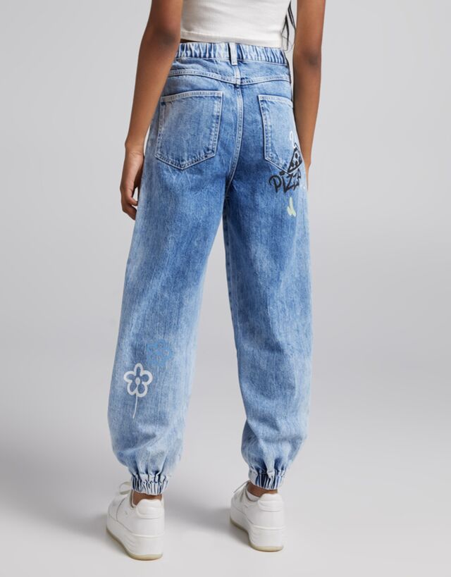 Graffiti print jogger jeans - Denim - Woman | Bershka
