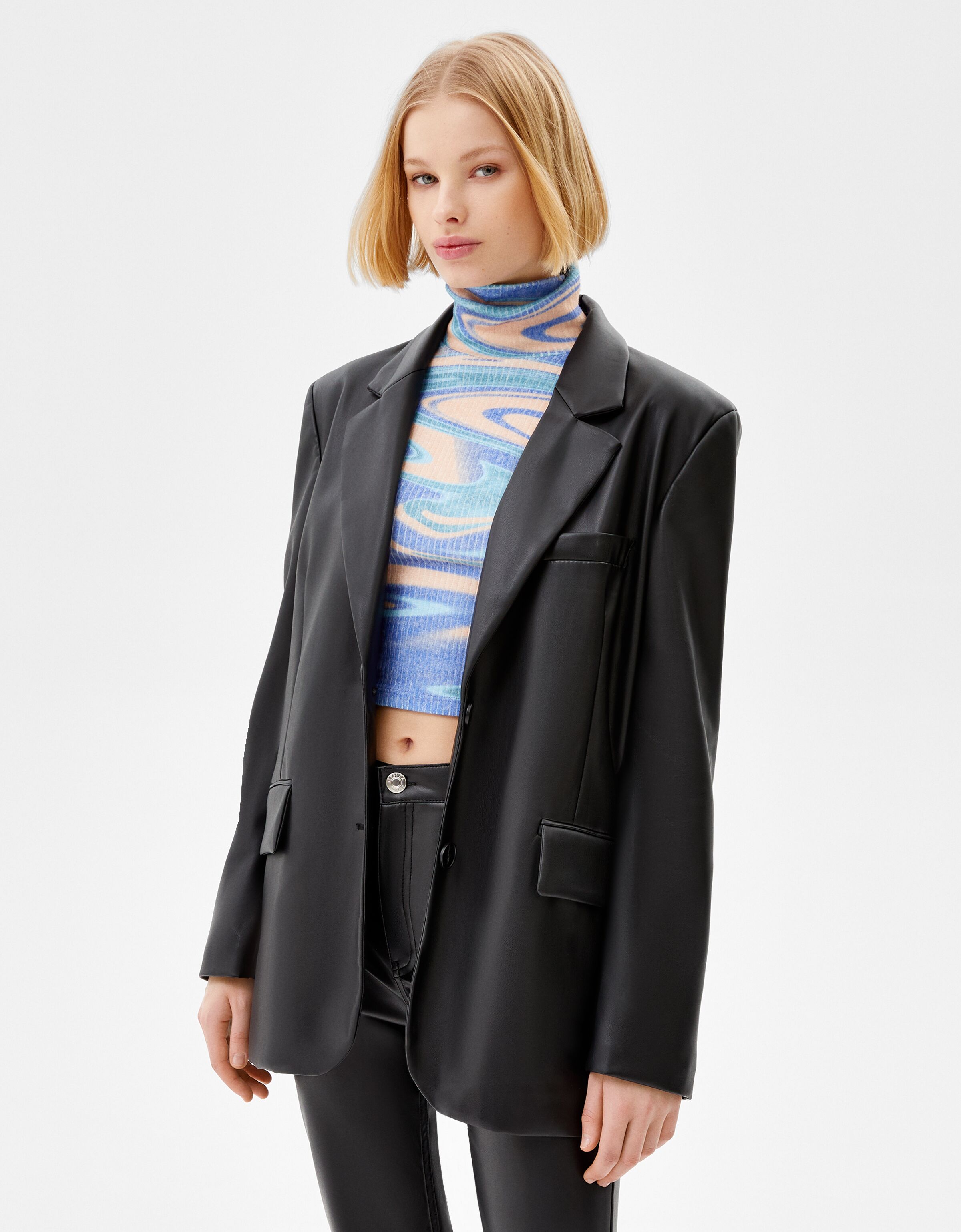 Blazer efecto piel - Mujer | Bershka