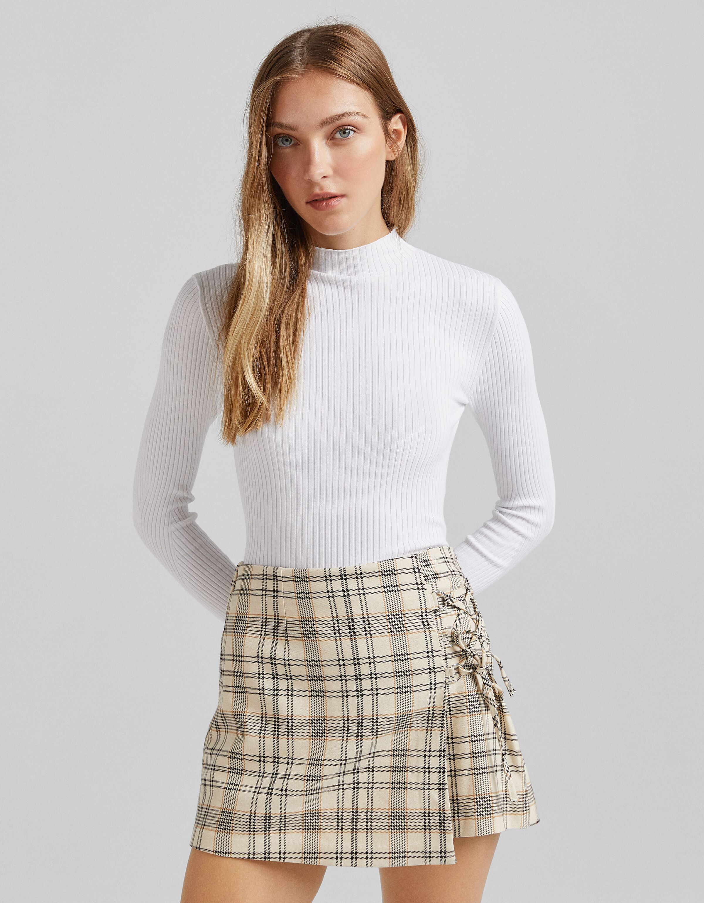 Skort cuadros accesorio - Mujer | Bershka