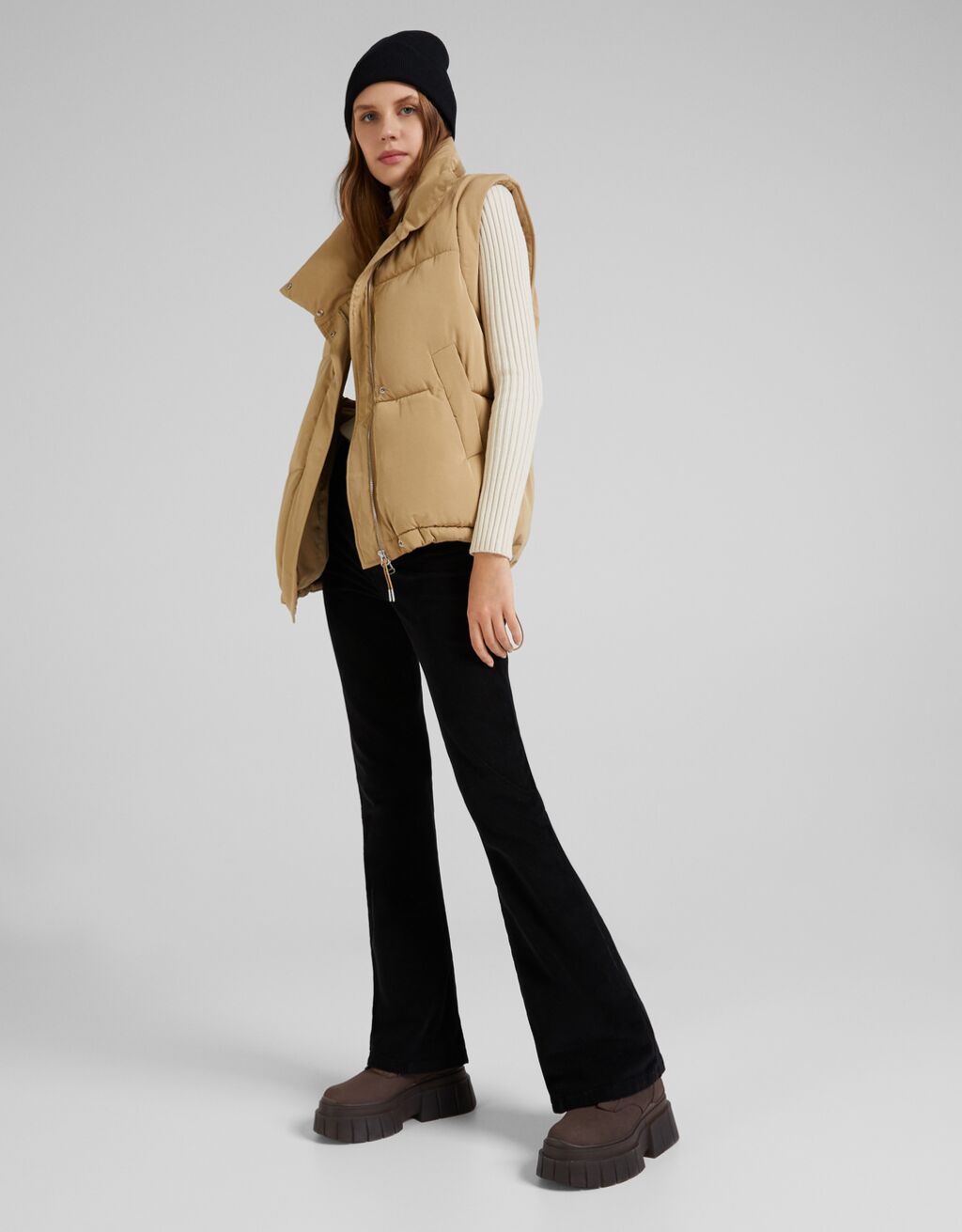 Chaleco efecto nylon acolchado - Cazadoras y abrigos - Mujer | Bershka
