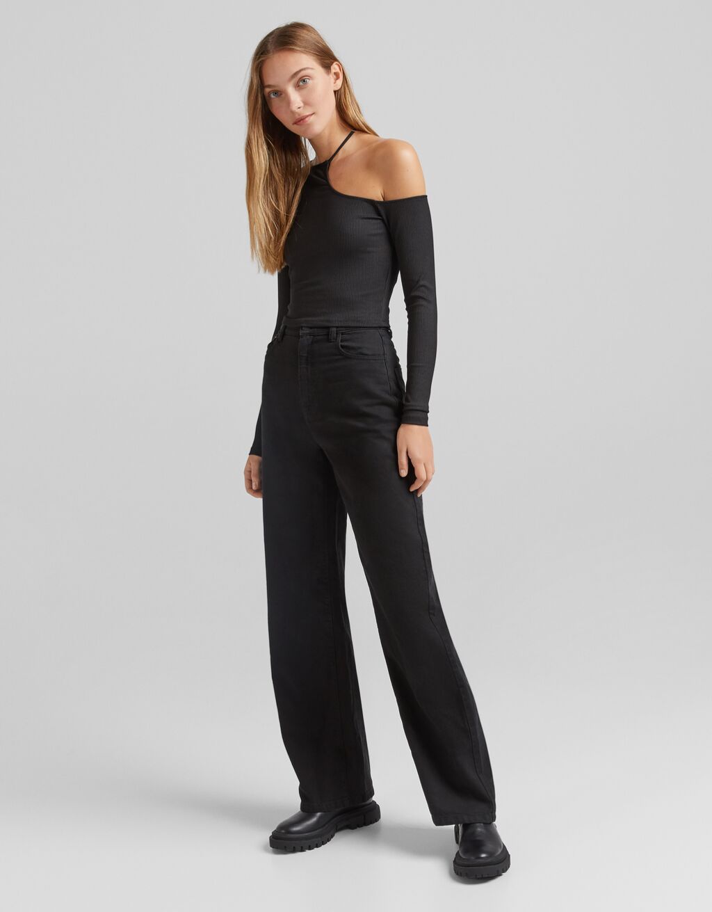 Maglietta manica lunga asimmetrica - Magliette - Donna | Bershka