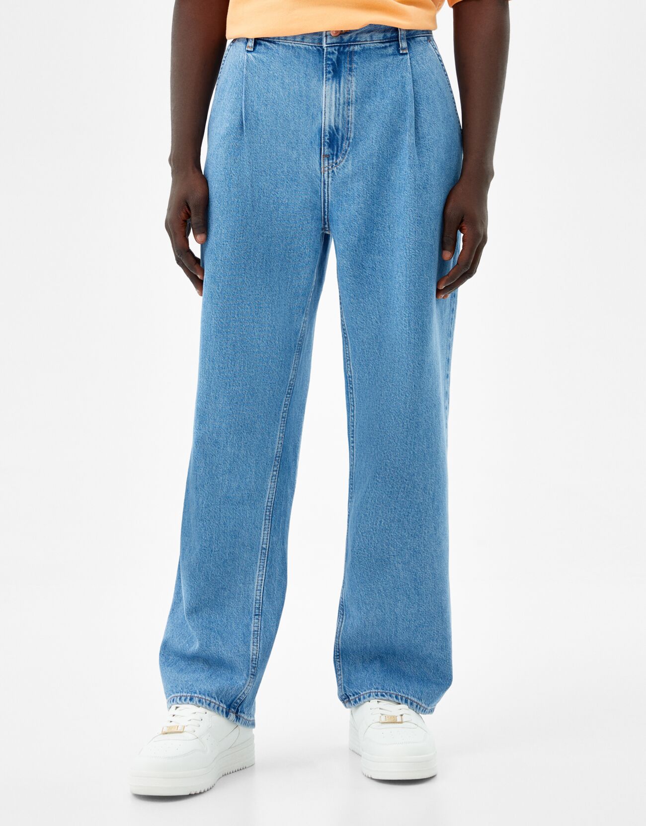 Wide-leg jeans with darts - Man | Bershka