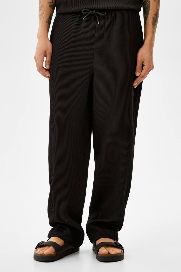 Pleated wide-leg joggers
