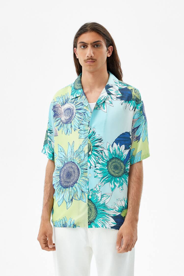 Short sleeve satin shirt with floral print