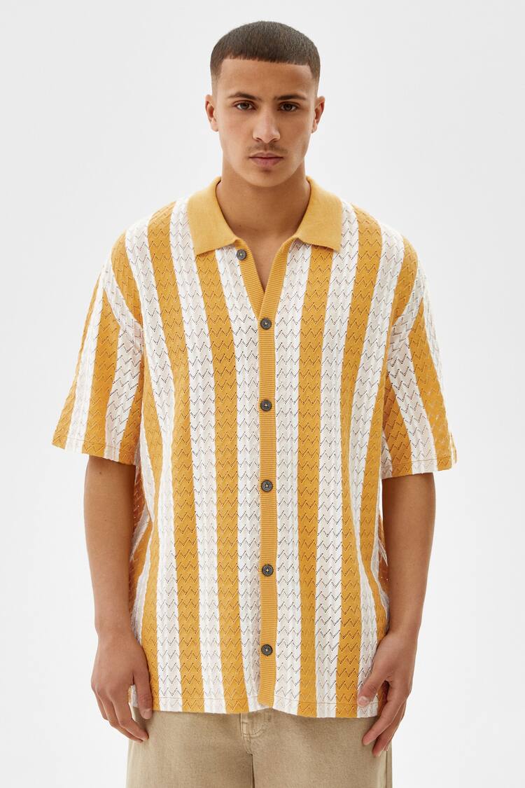 Vertical stripe short sleeve shirt