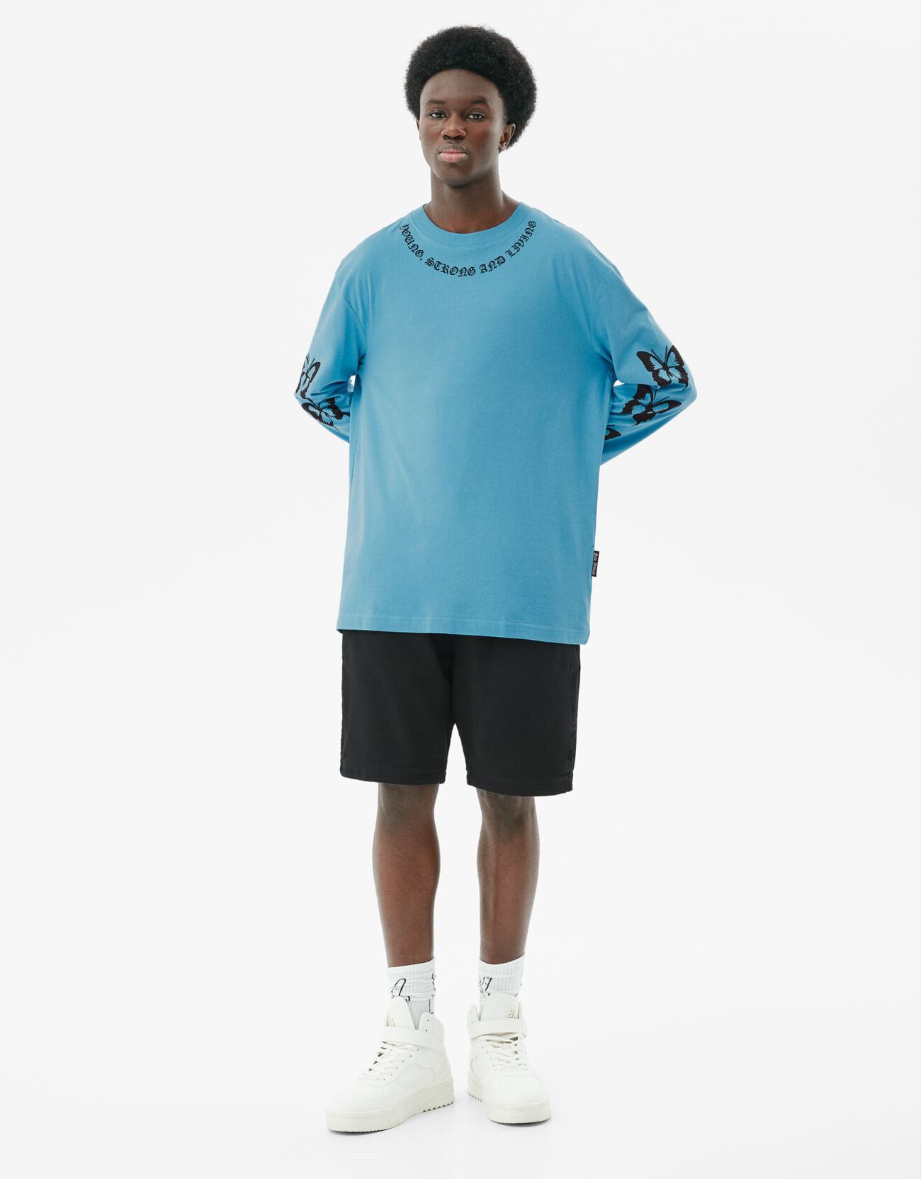 Camiseta manga larga print mariposas - Hombre | Bershka
