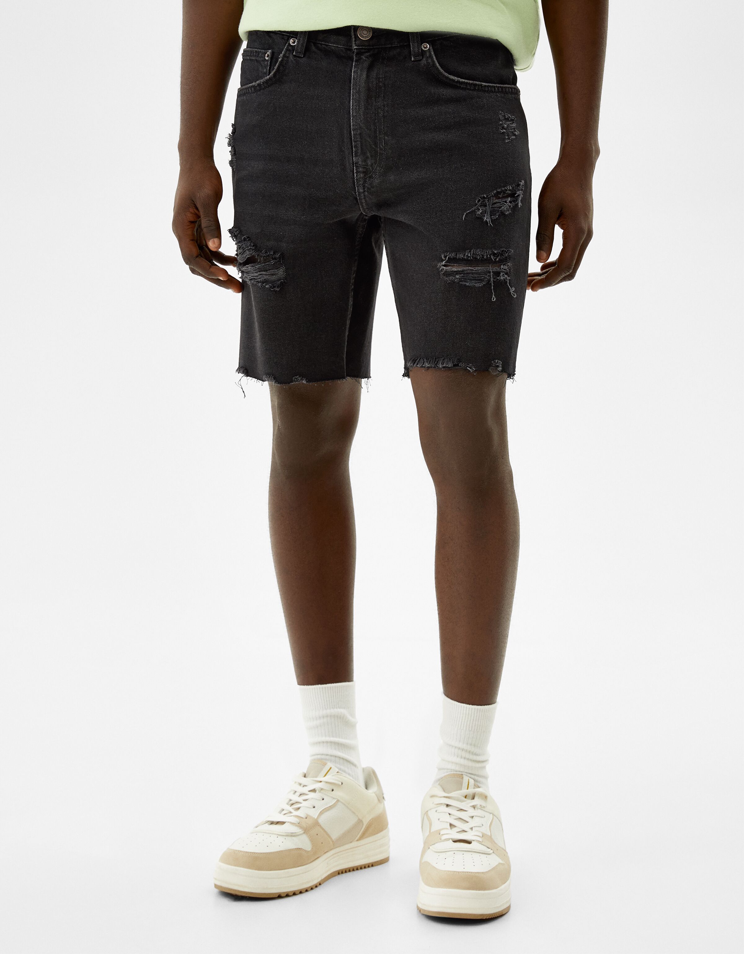 Ripped denim Bermuda shorts - Man | Bershka