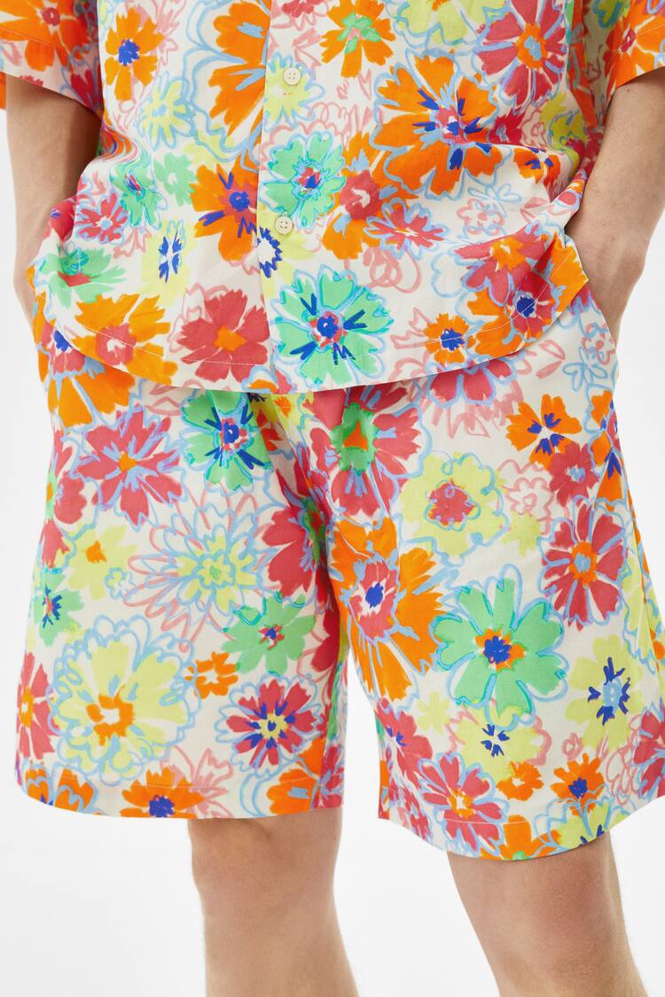 Relaxed fit floral print Bermuda shorts