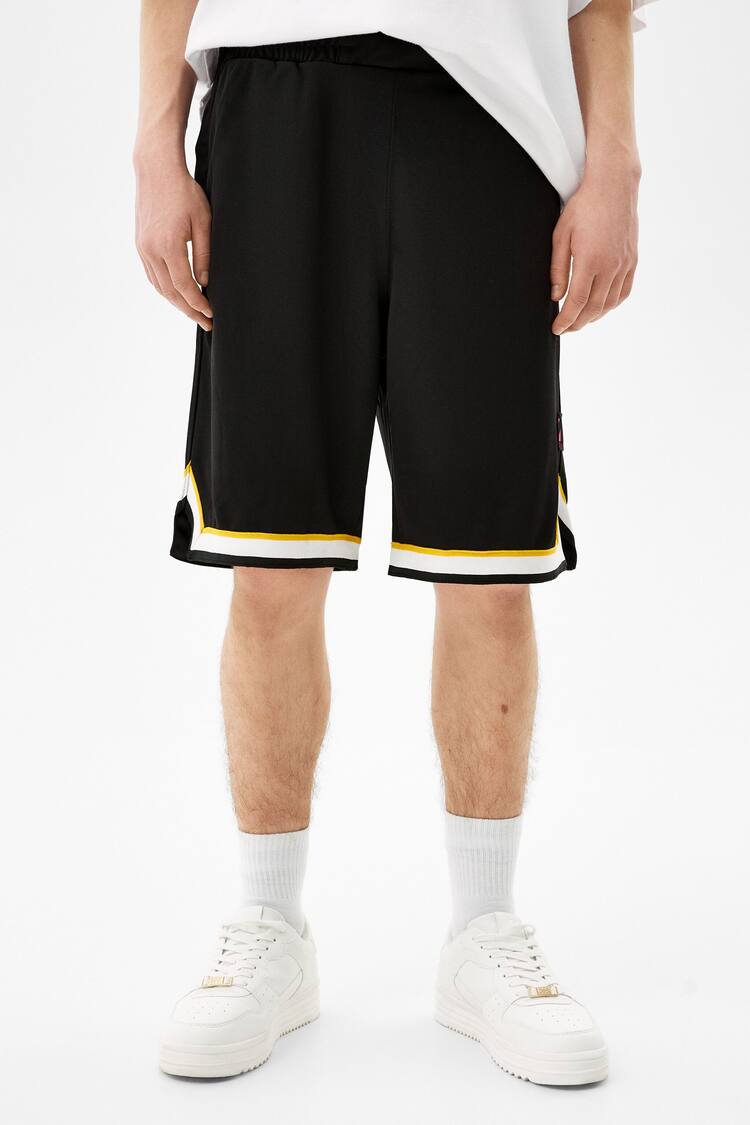 Bermuda basketball shorts with stripe