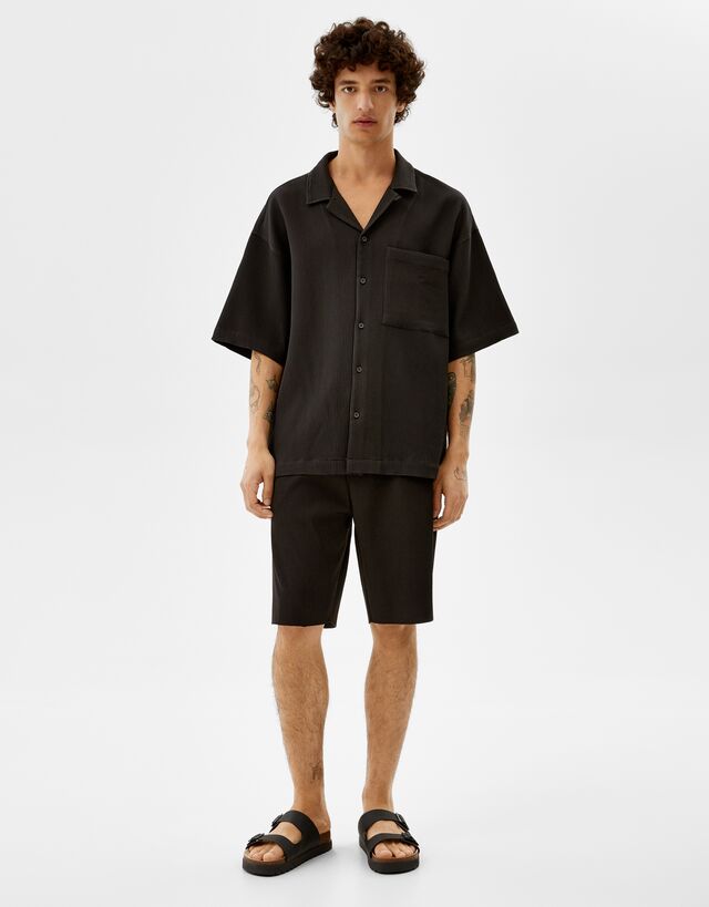 Bermuda oversize plisada - Shorts y bermudas - Hombre | Bershka