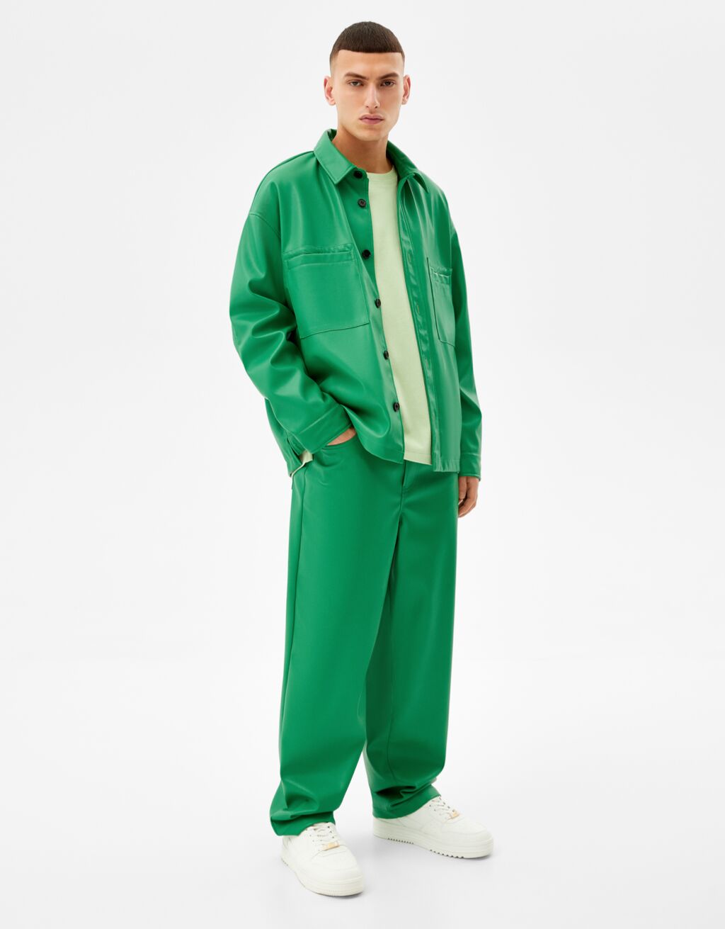 Sobrecamisa efecto piel - Cazadoras y abrigos - Hombre | Bershka