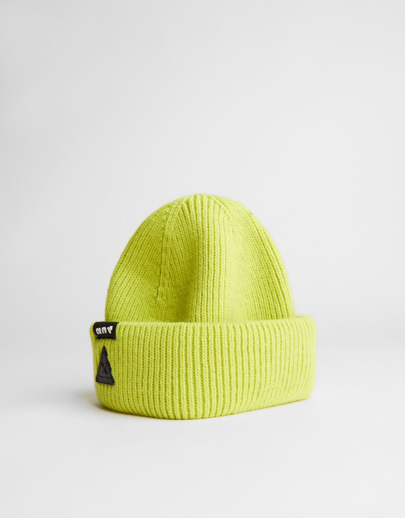 Зеленый Короткая шапка-бини Bershka