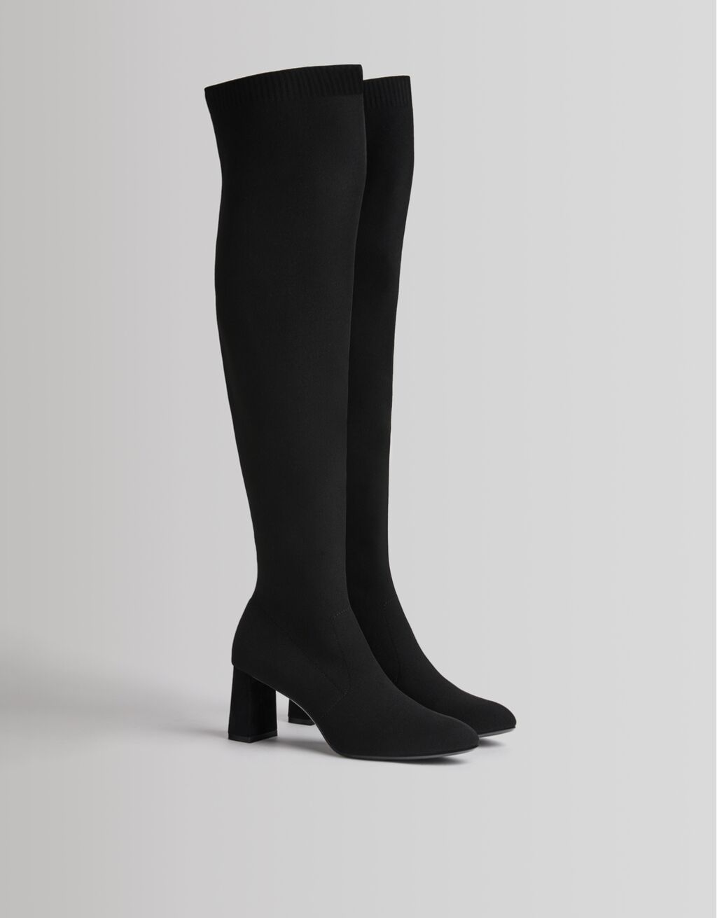 Botas XL tacón medio elásticas - Mujer | Bershka