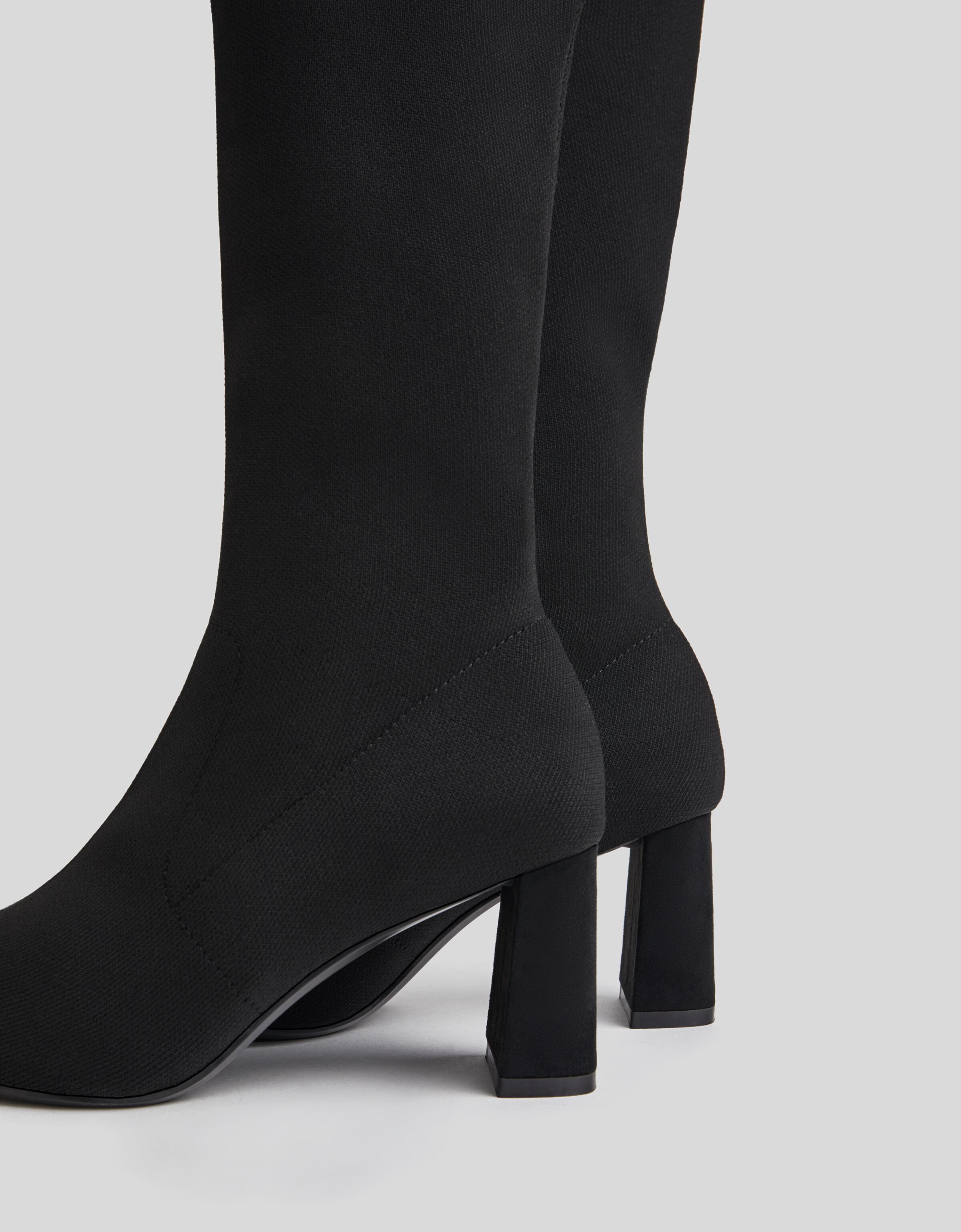 Botas XL tacón medio elásticas - Zapatos - Mujer | Bershka