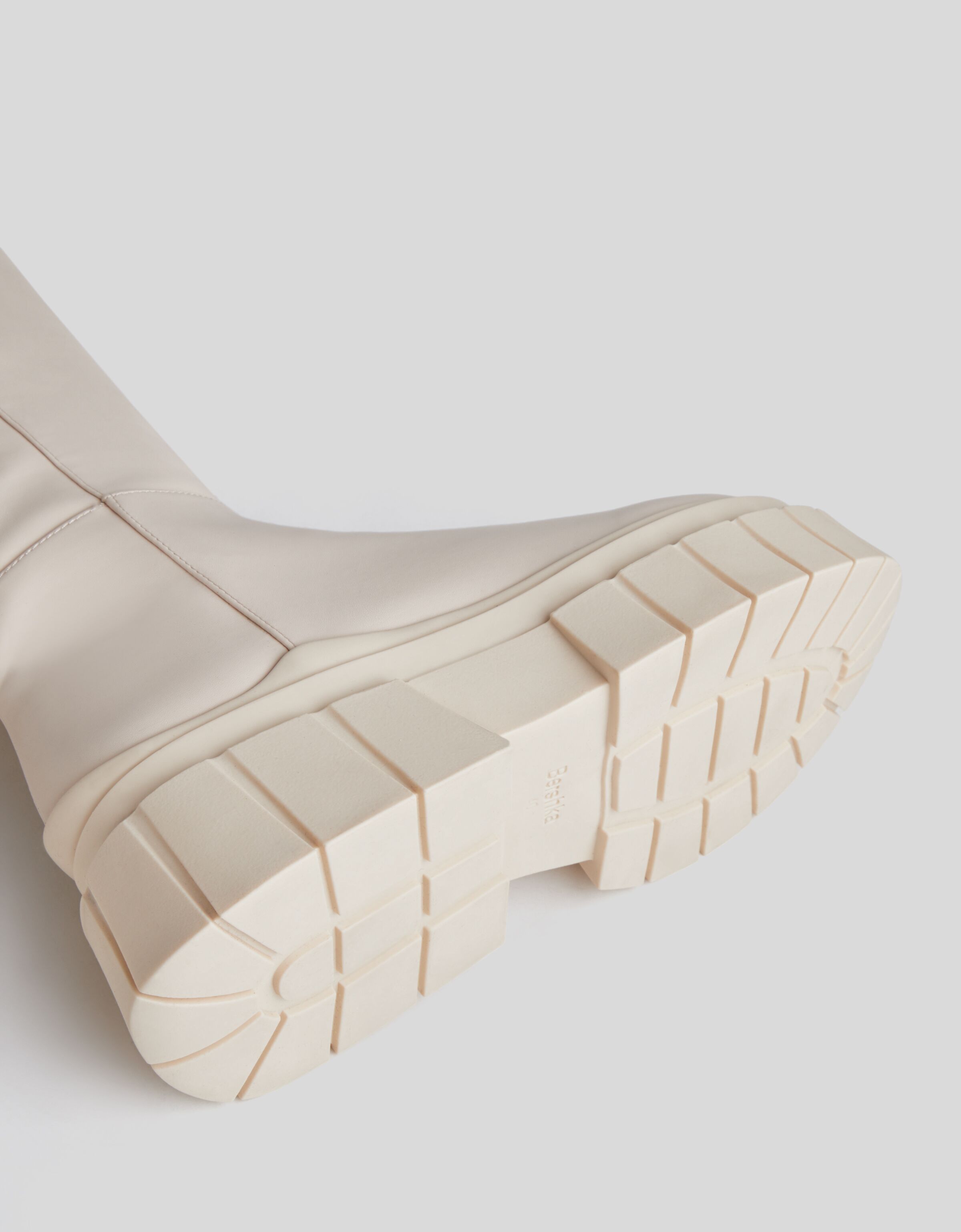Botas plataforma suela track - Ver todo - Mujer | Bershka