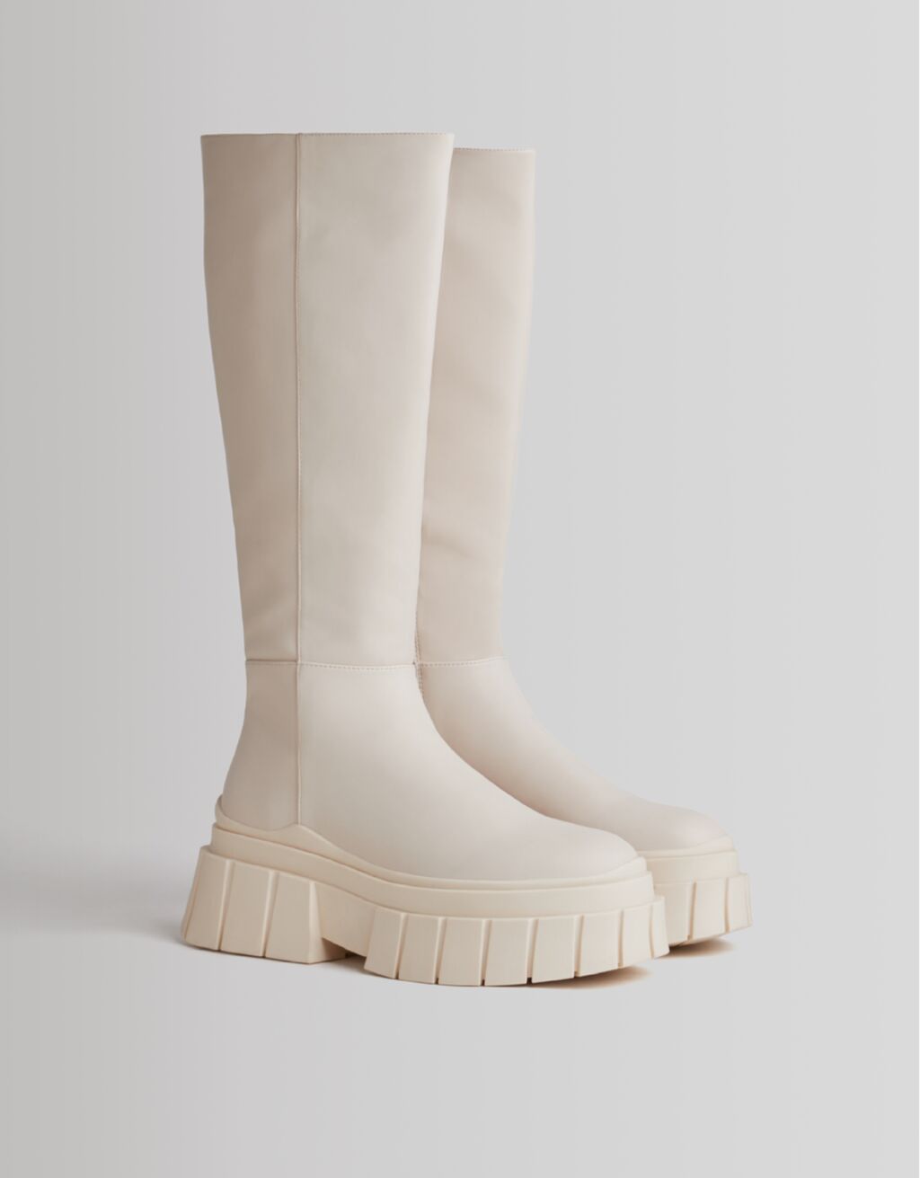 Botas plataforma suela track - Mujer | Bershka