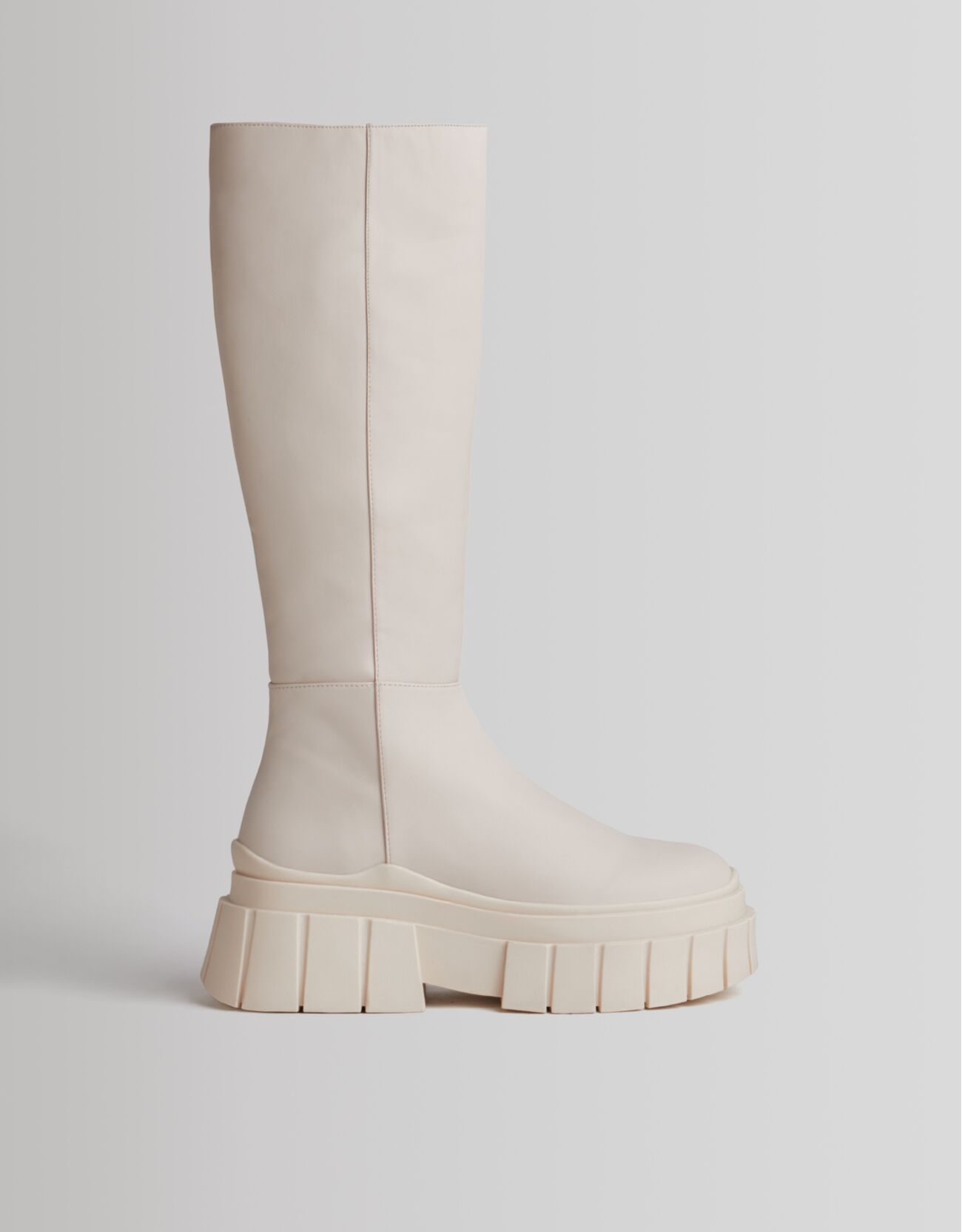 Bershka - Botas plataforma suela track