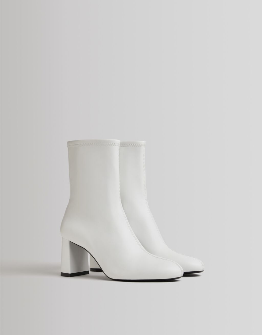 Botines tacón ajustados - Zapatos - Mujer | Bershka