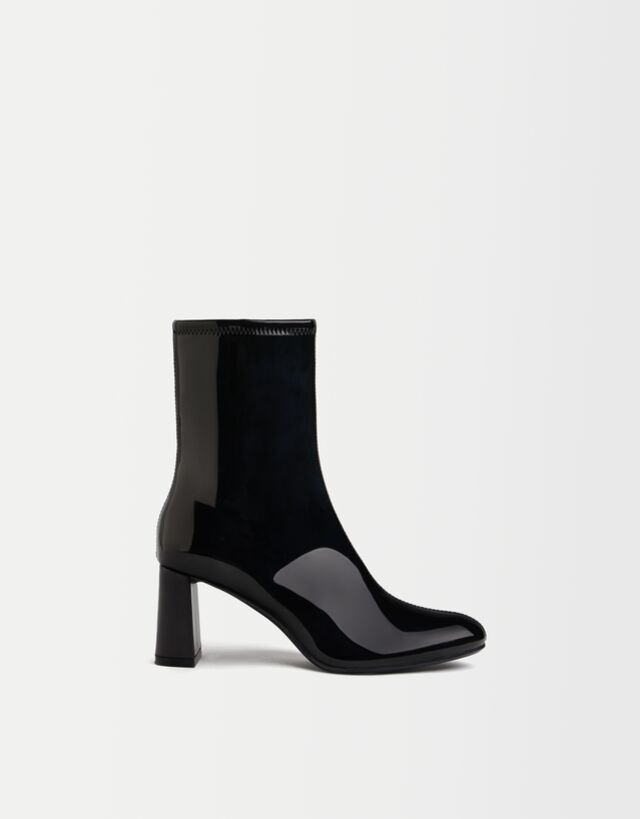 Botines tacón ajustados charol - Mujer | Bershka