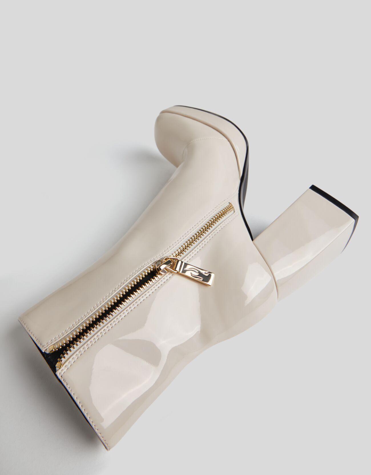 Bershka - Botines tacón plataforma charol