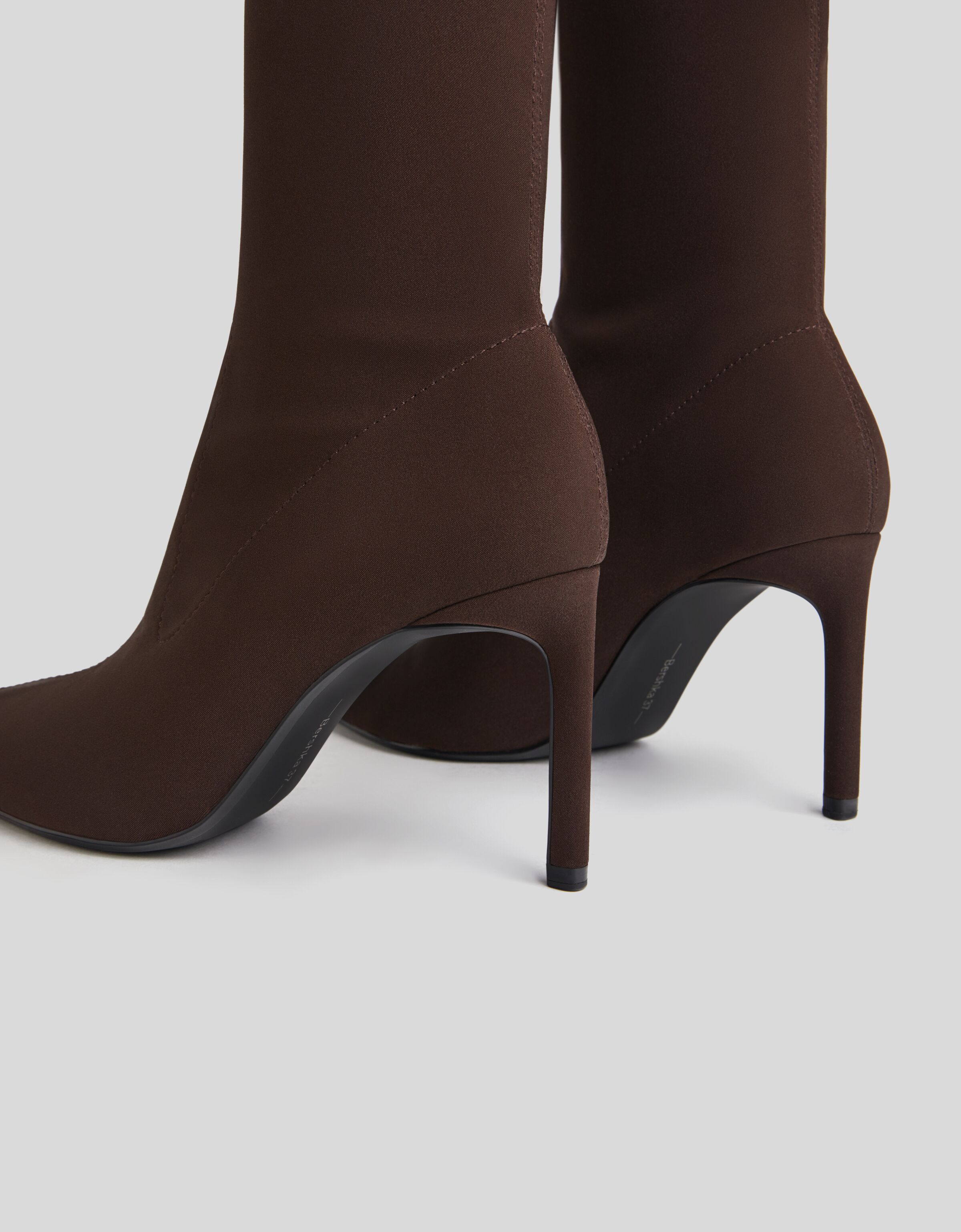 Botas y Botines Mujer | Bershka Botines TacóN Ajustados Hielo - Bellavista