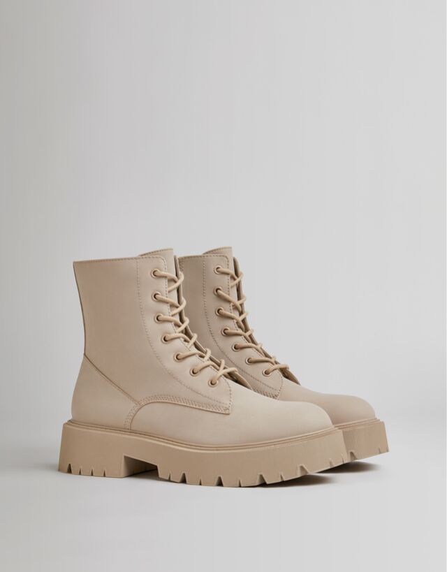 Botines planos acordonados - Ver todo - Mujer | Bershka