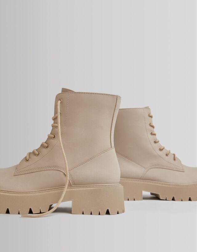 Botines planos acordonados - Ver todo - Mujer | Bershka