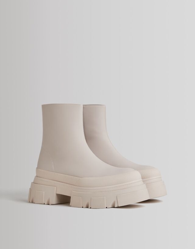 Gecoate enkellaars met plateauzool - Dames | Bershka