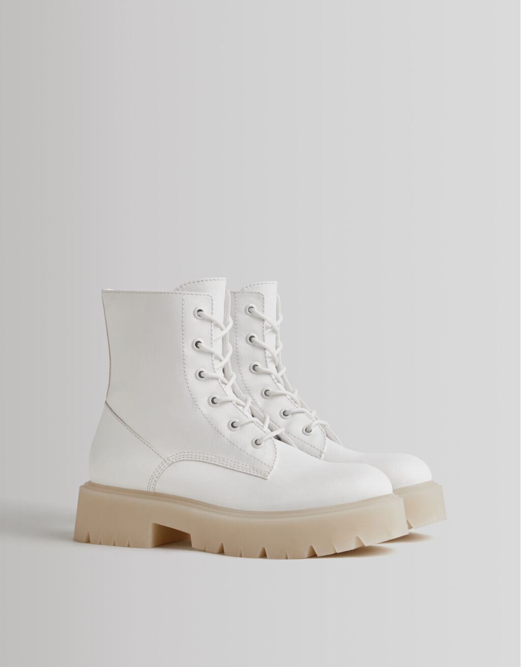 Botines planos acordonados - Mujer | Bershka