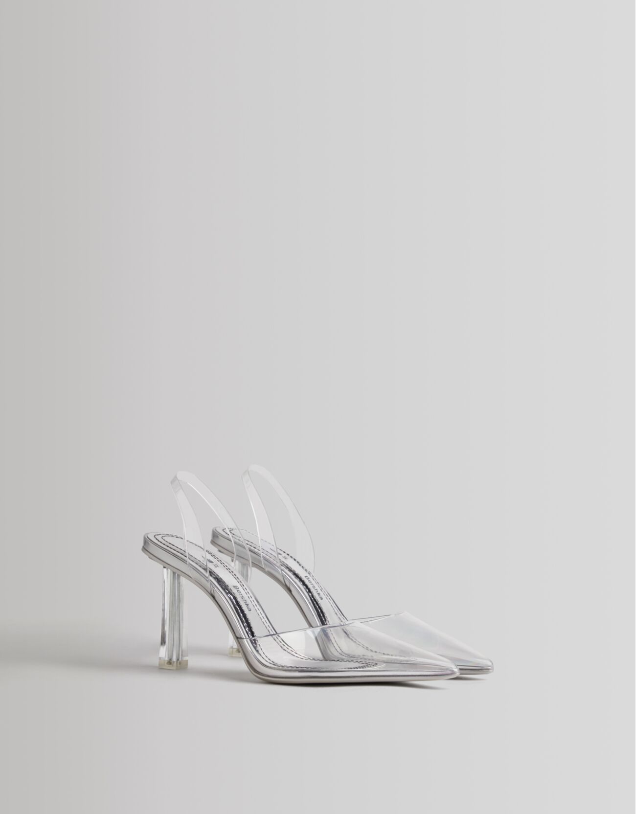 Zapato tacón destalonado vinilo - Zapatos - Mujer | Bershka