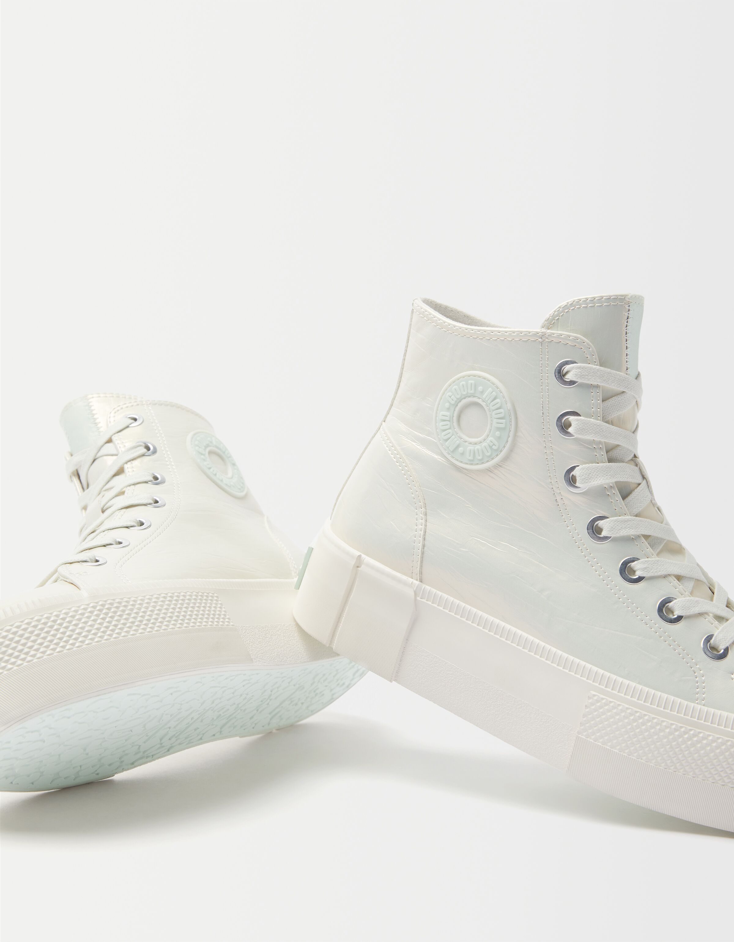Zapatillas abotinadas plataforma - Zapatos - Mujer | Bershka
