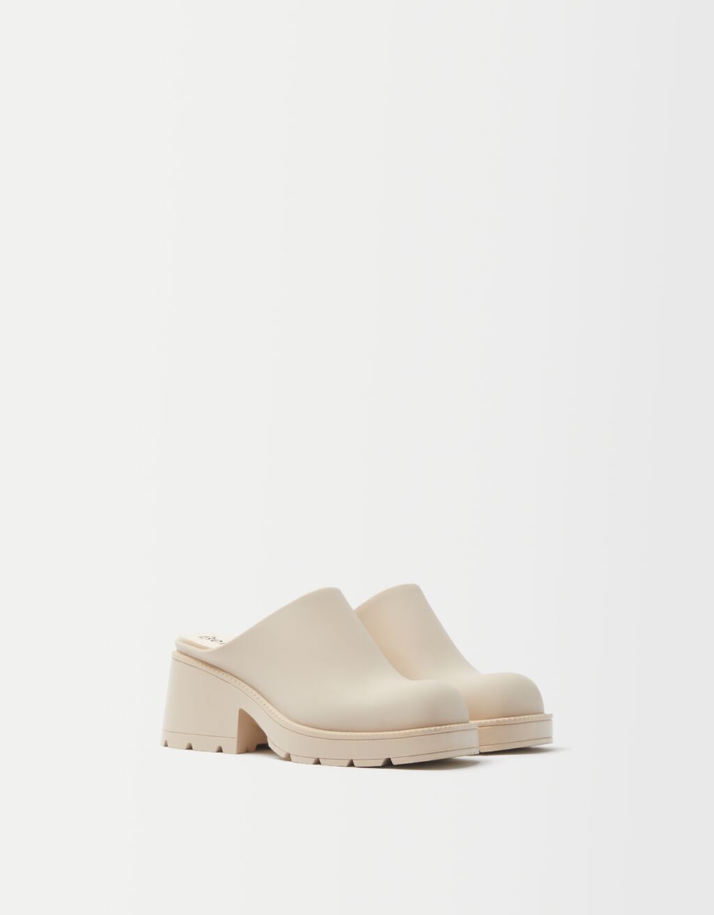 Zueco tacón engomado - Zapatos - Mujer | Bershka