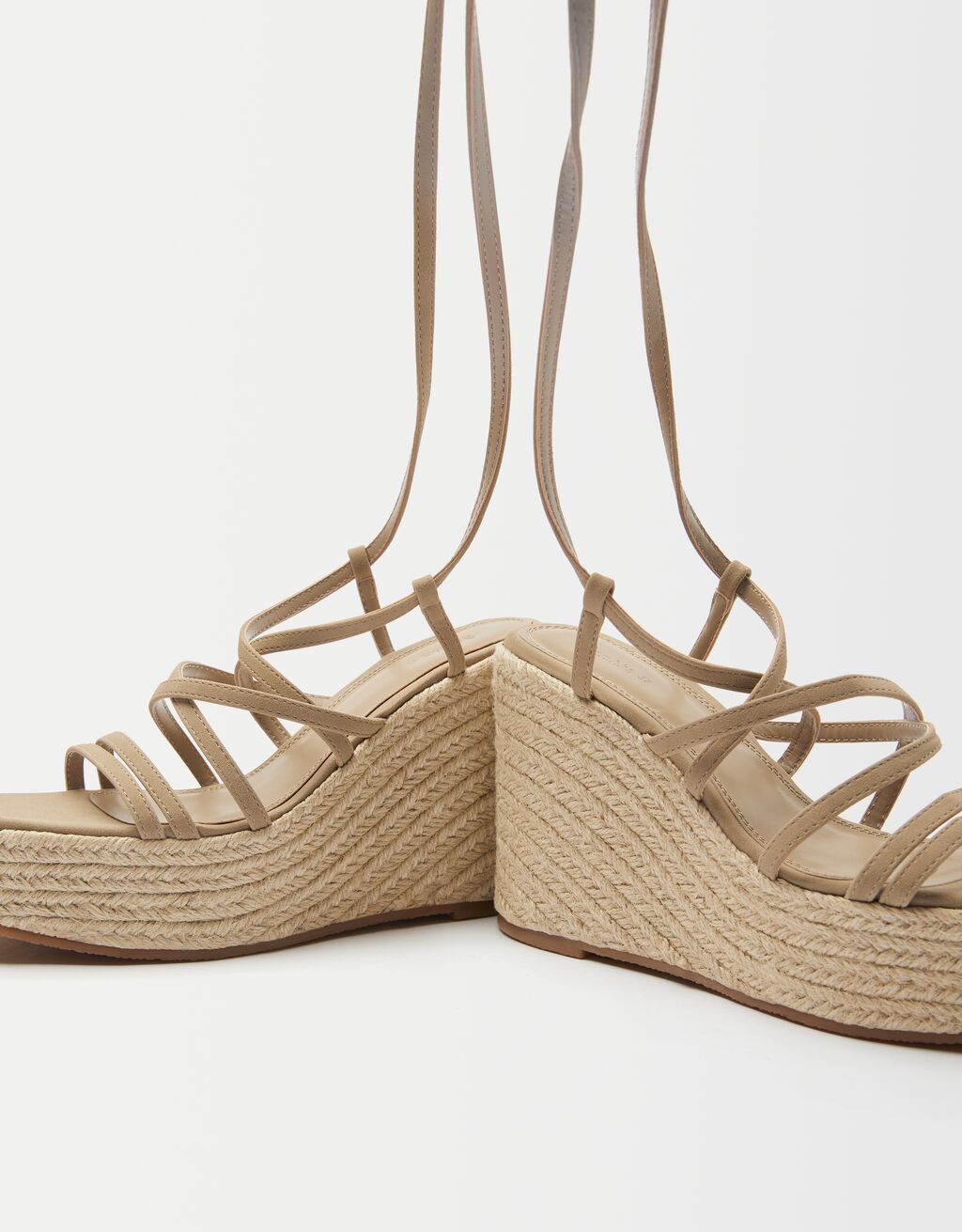 Sandalia cuña yute tiras - Zapatos - Mujer | Bershka