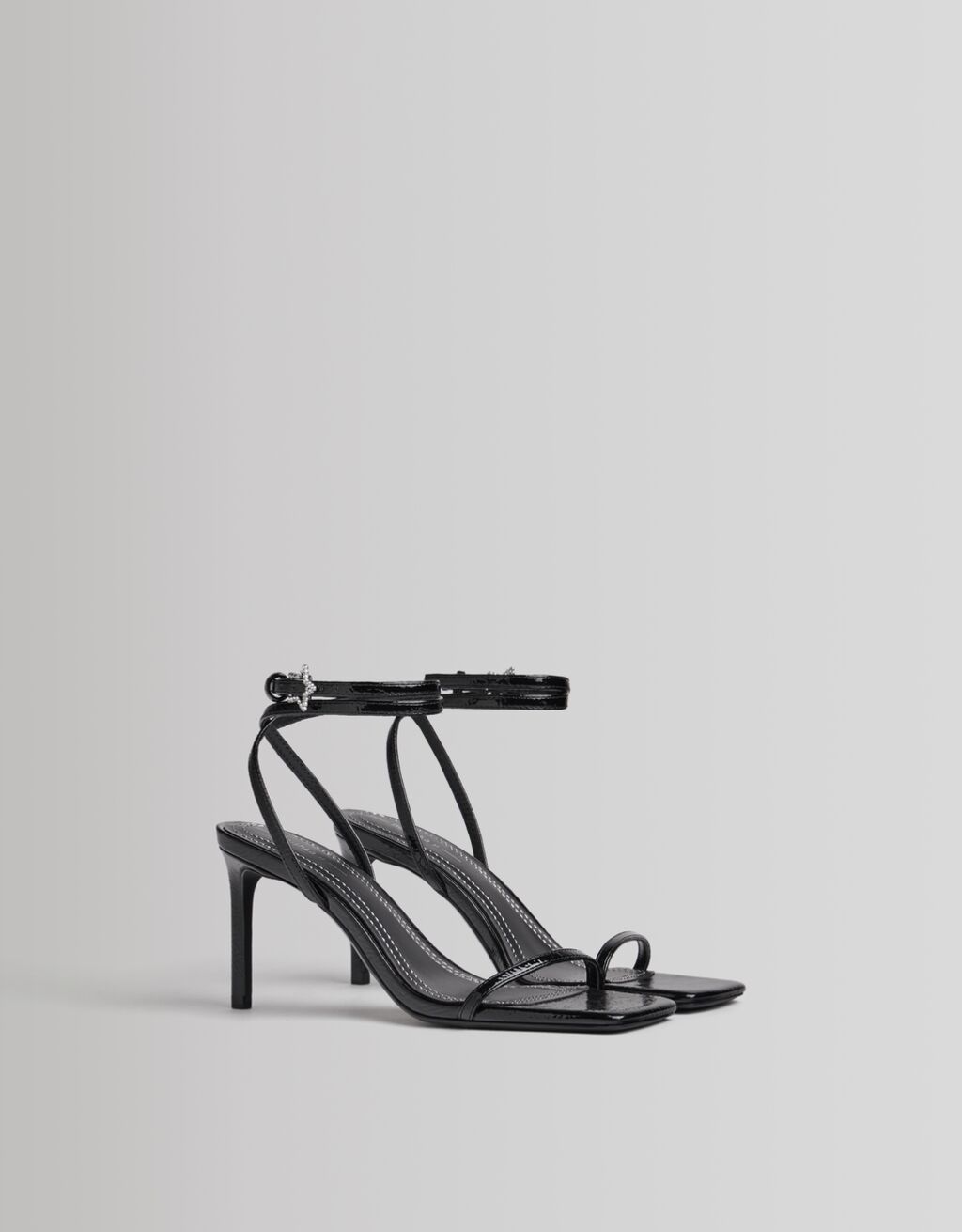 Sandalia tacón joya - Zapatos - Mujer | Bershka