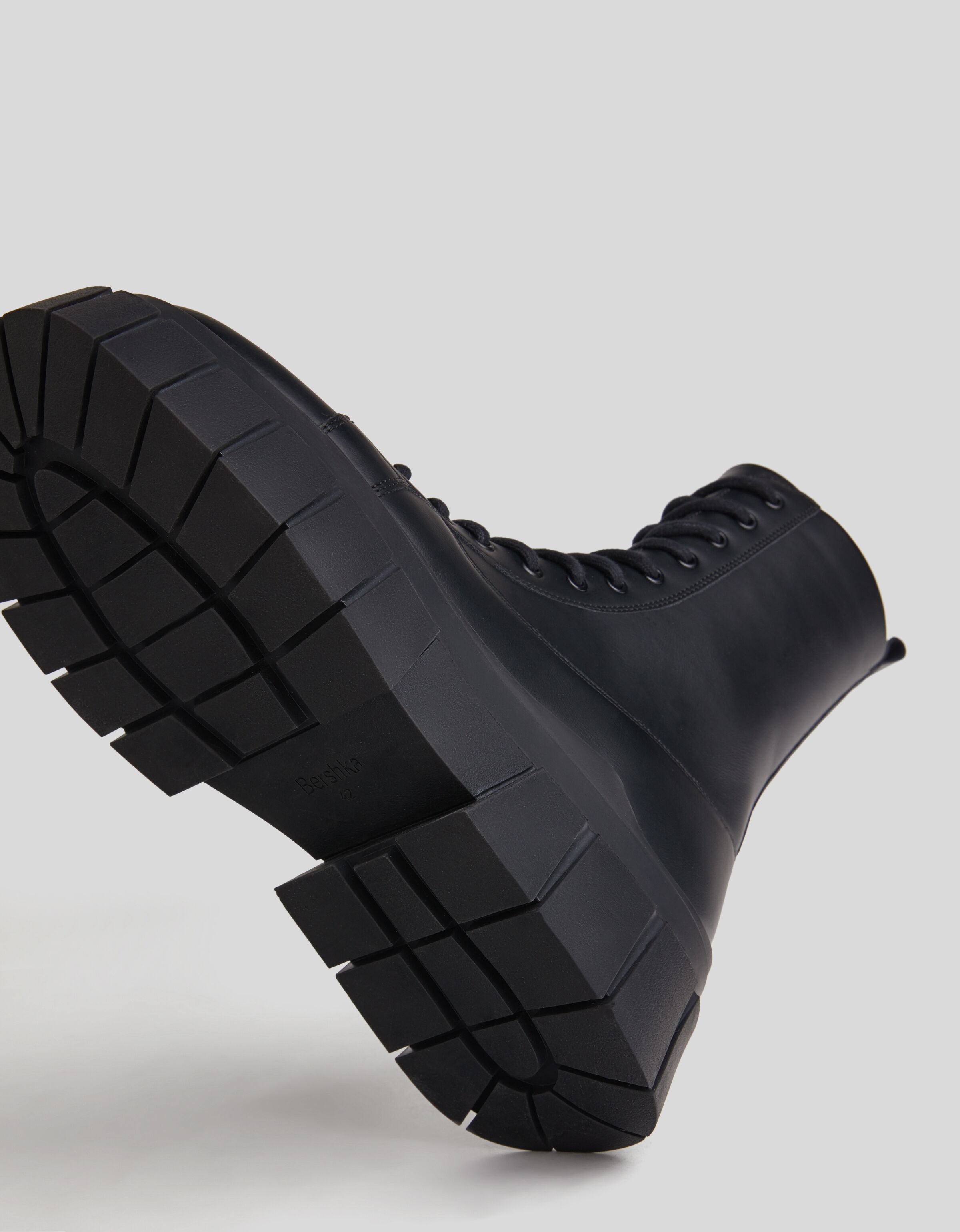 Botines tiras con bolsillo hombre - Hombre | Bershka