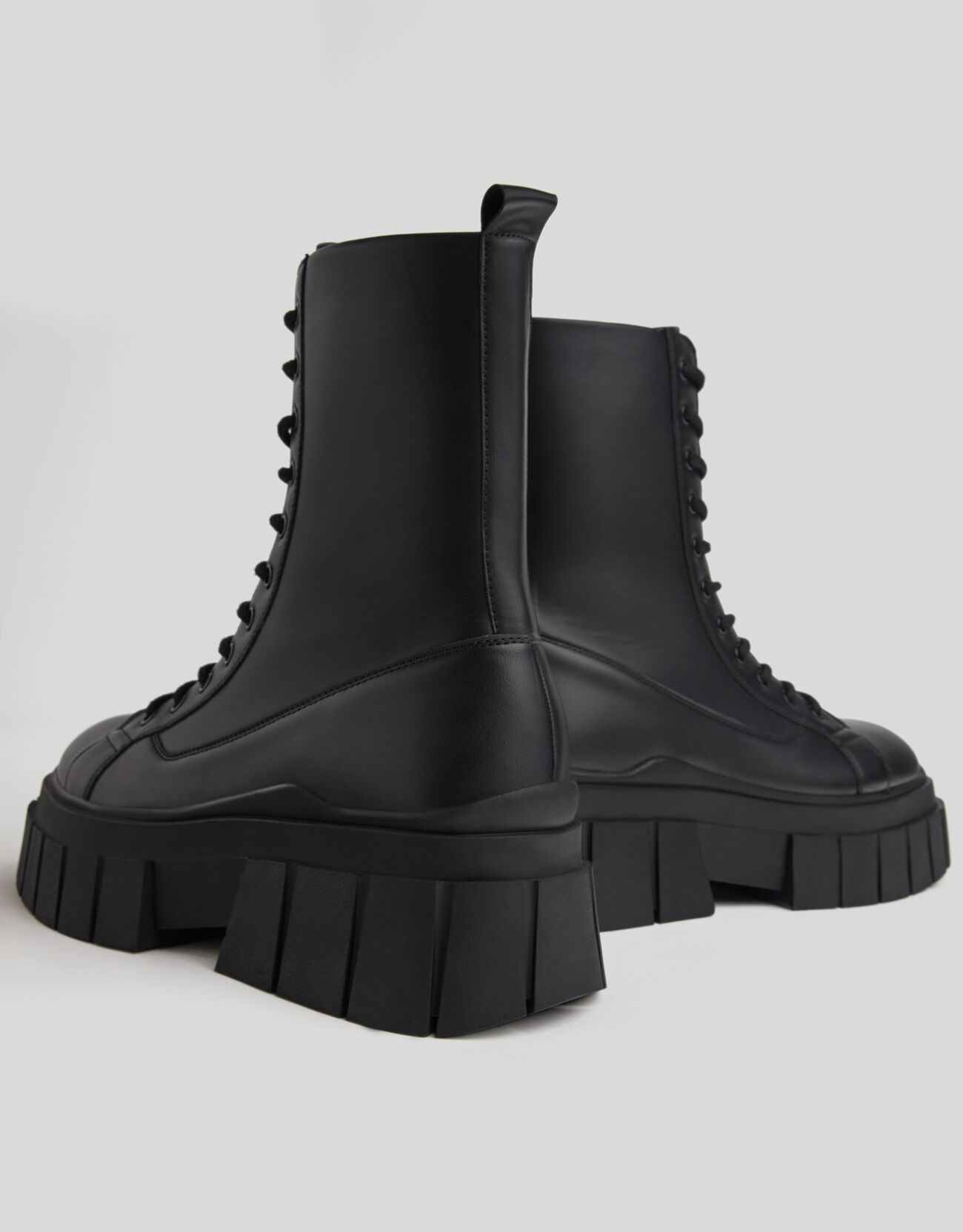 Botas acordonadas suela XL hombre - Ver todo - Hombre | Bershka