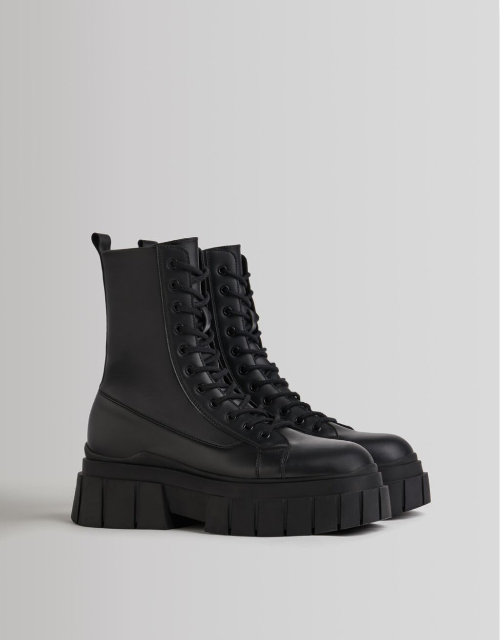 Stivali stringati suola XL da uomo - Scarpe - Uomo | Bershka