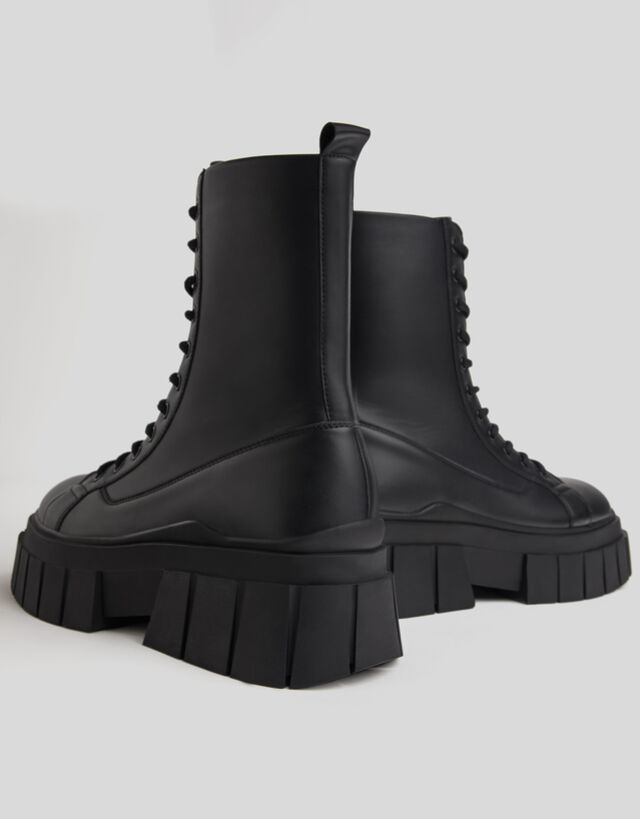 Botas acordonadas suela XL hombre - Hombre | Bershka
