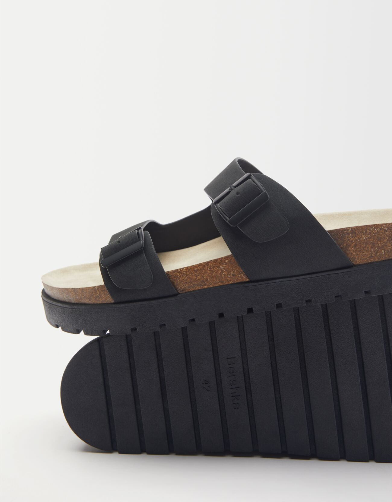 Bershka - Menâs sandals with straps and buckles