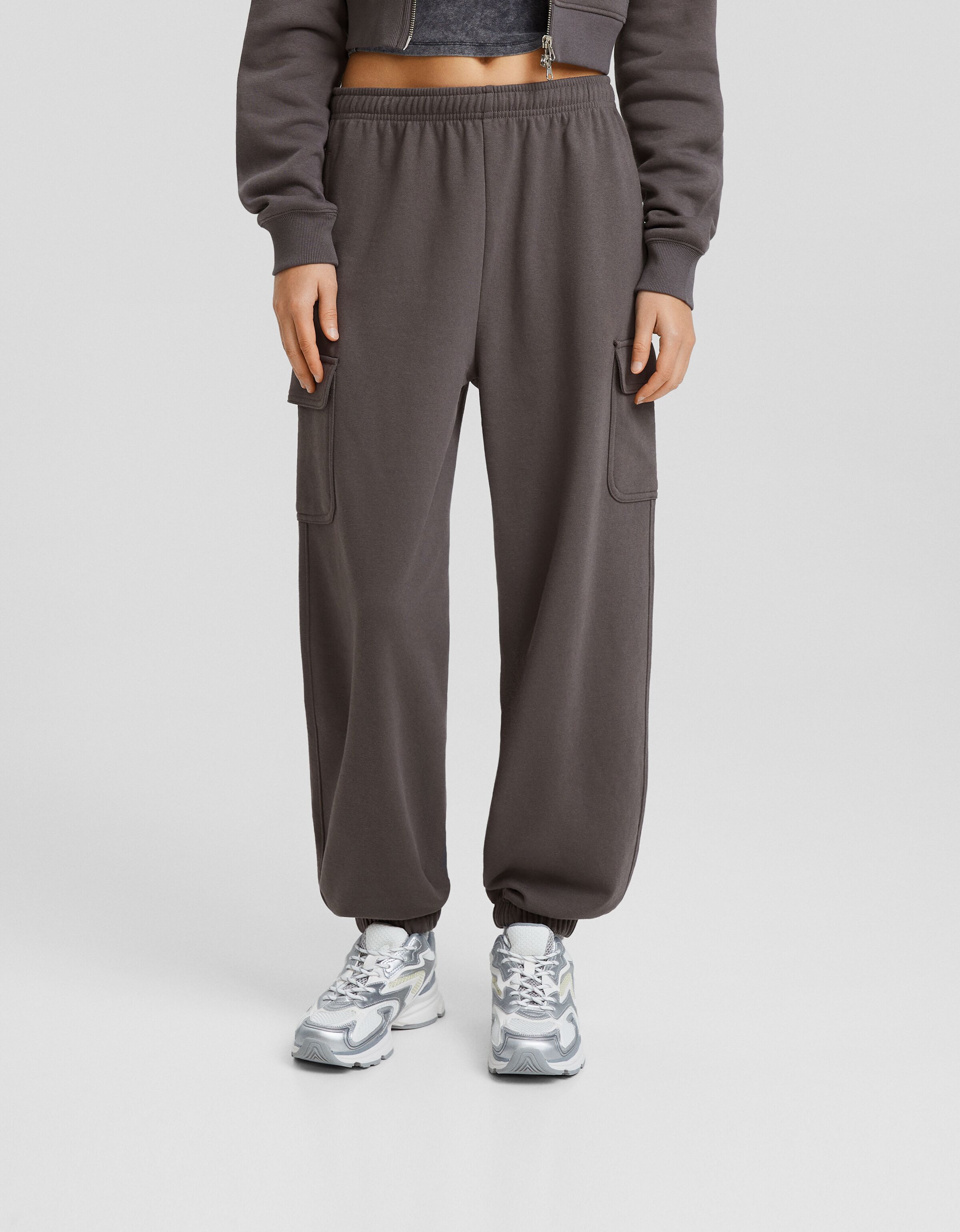 Chandal gris bershka clearance