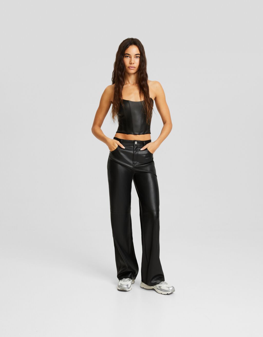 Faux leather top and trousers set - Women