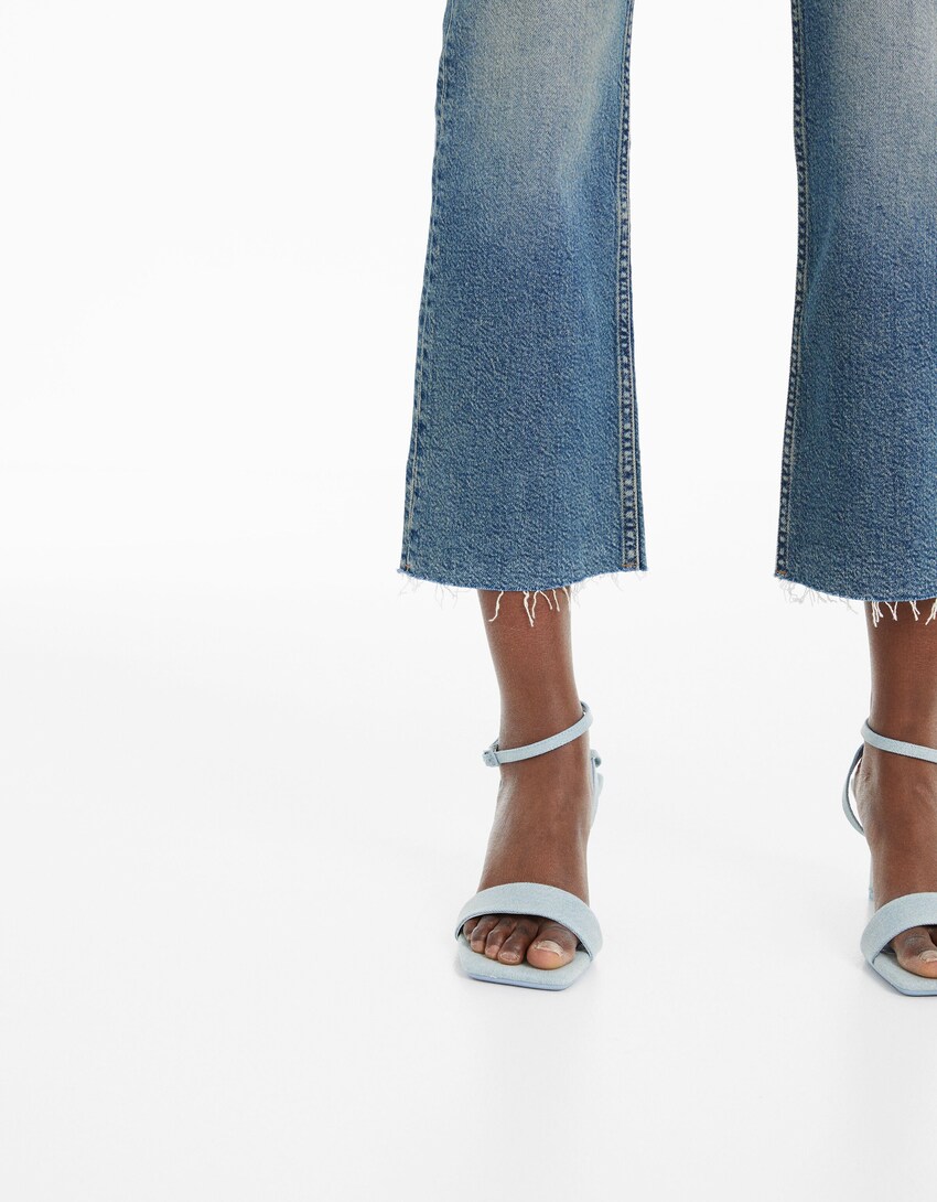 Cropped flared jeans-Washed out blue-3