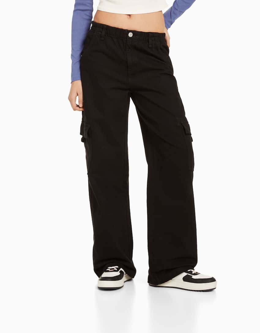 Straight fit twill cargo trousers with an elastic waistband-Black-1
