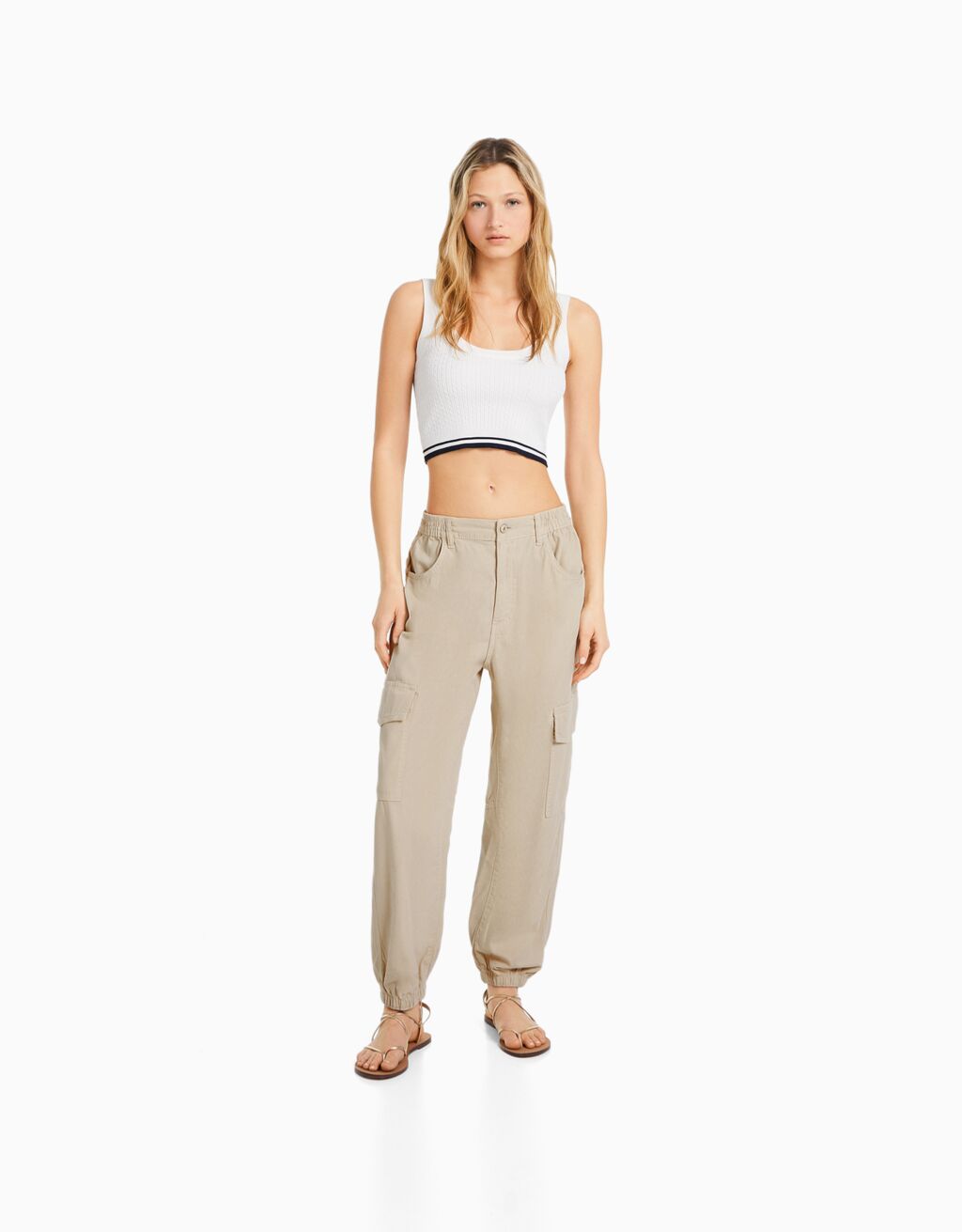 Cotton joggers with a gathered waist and pockets - Trousers - BSK