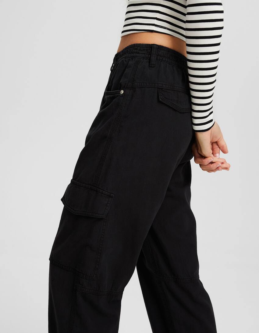 Cotton joggers with a gathered waist and pockets-Black-3