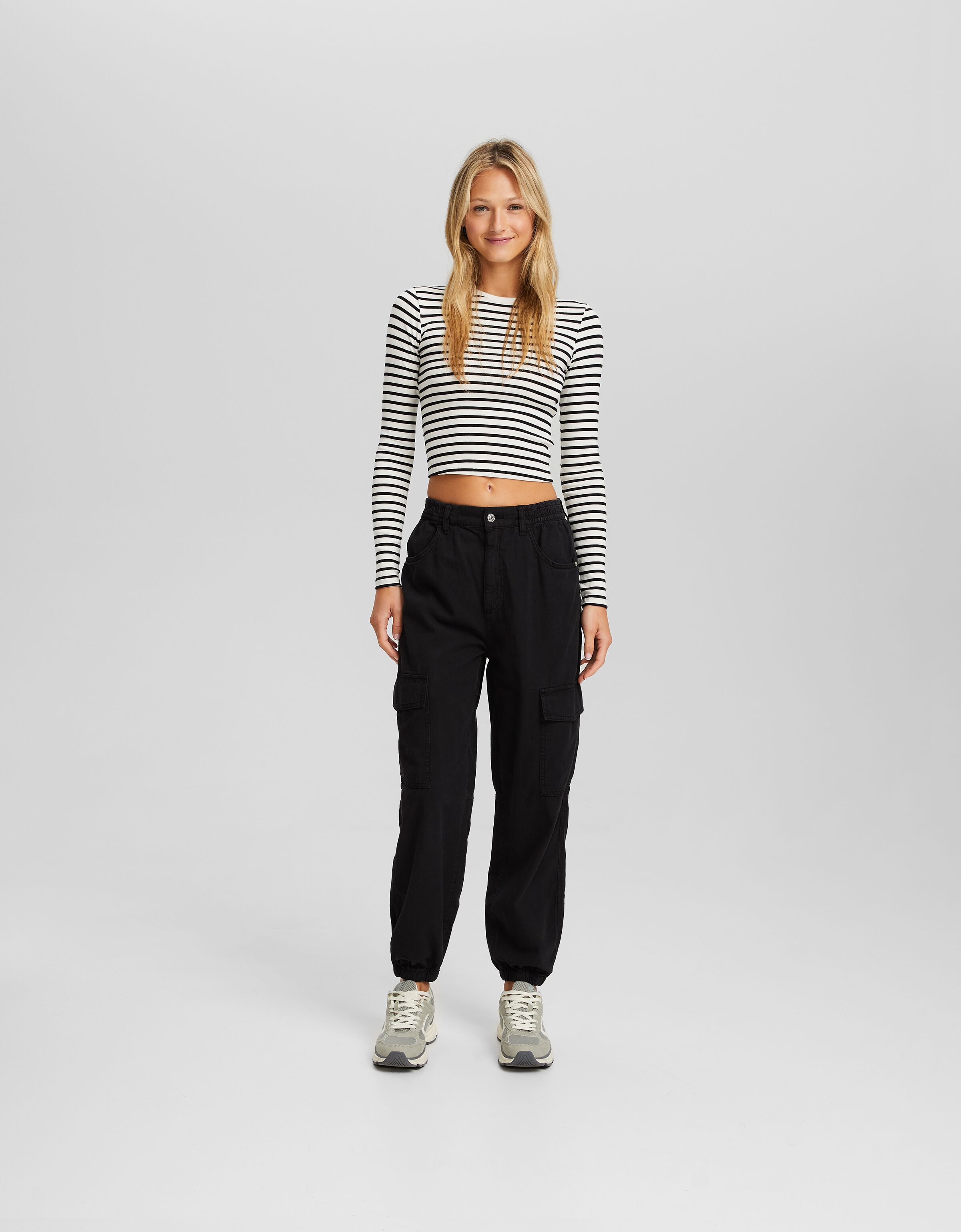 Pantalon chandal best sale blanco bershka