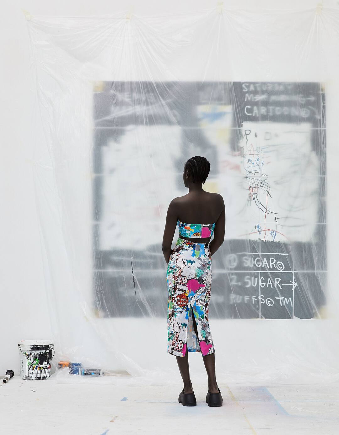 Jean-Michel Basquiat’ pildiga õlgu paljastav midikleit