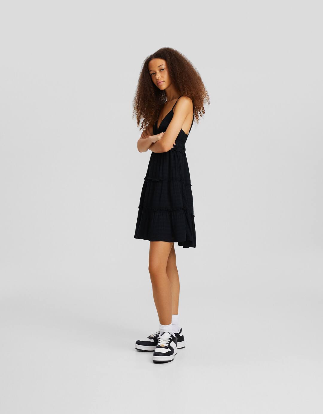 Vestido mini tirantes volantes