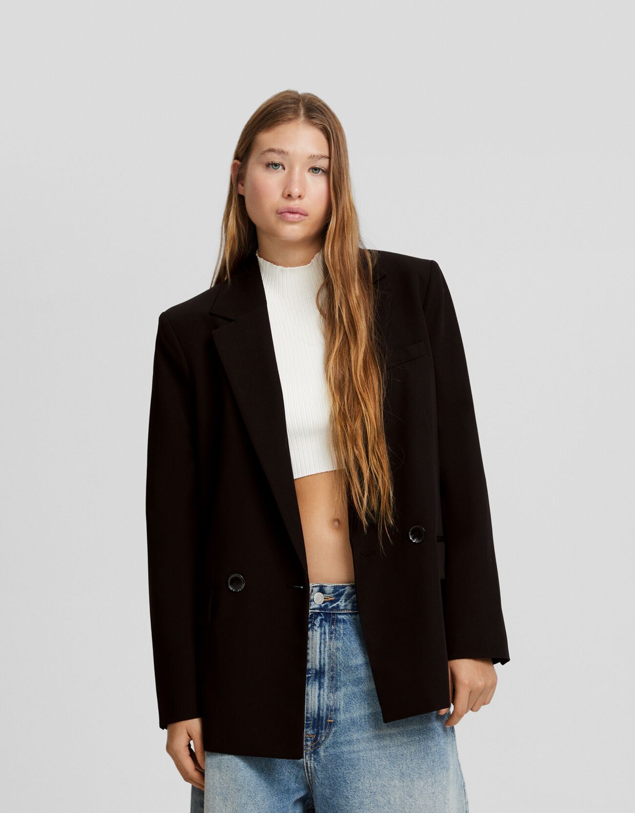 Regular-fit feminine-cut double-breasted blazer - Women | Bershka