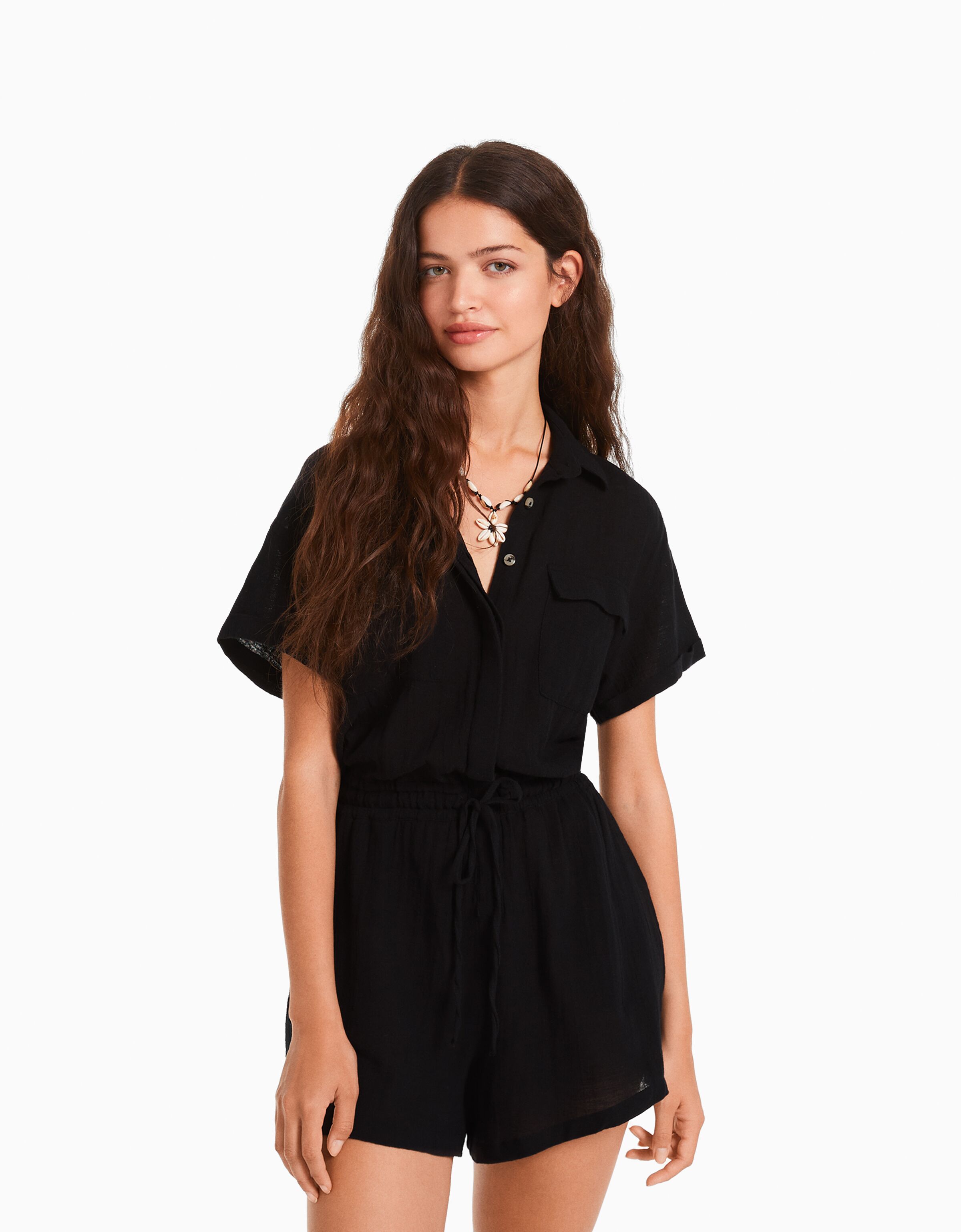 Mono hotsell bershka corto